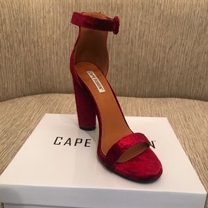 Warn once cape Robins